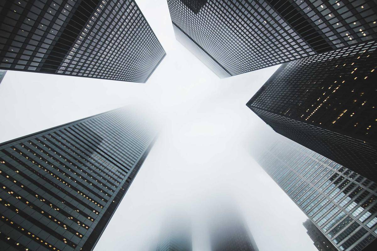 AI关键词工程实战：五层控制框架从语义熵到精准生成详解-极栈网络